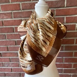 Oscar de la Renta Animal Leopard Print Silk Signed Logo Scarf 34”x35”